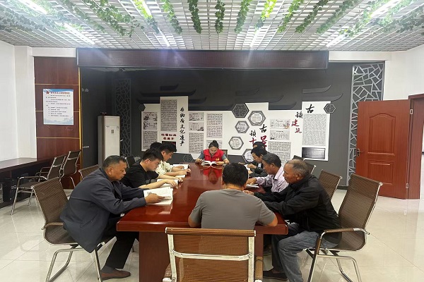 街南村組織開展“書香潤村”主題讀書學習活動