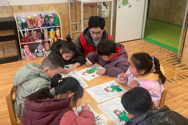 千秋街道園林社區(qū)：開展“三月春風(fēng)暖，雷鋒伴我行”主題活動
