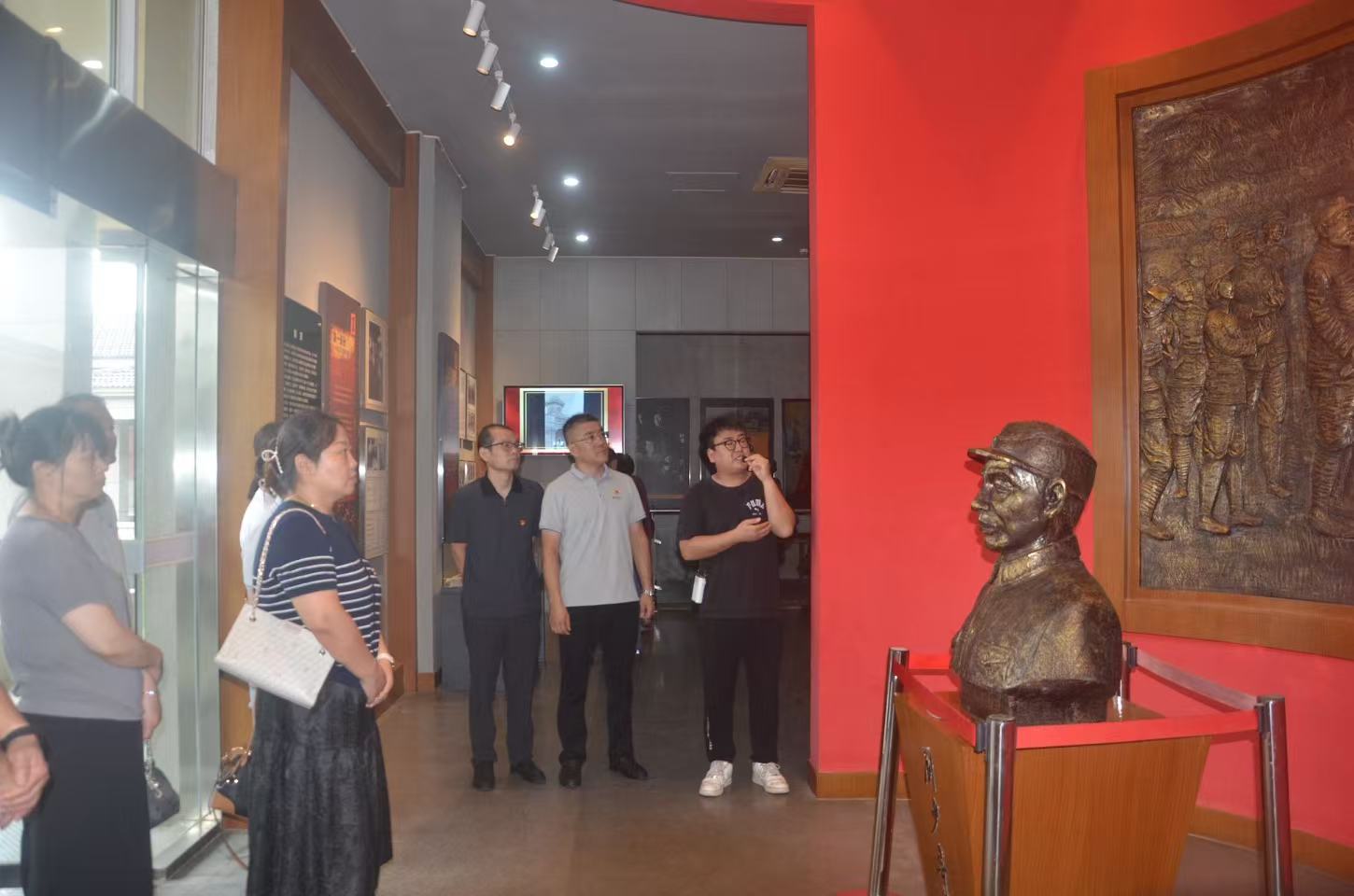 千秋街道：黨建聯動燃激情  紅色傳承迎國慶