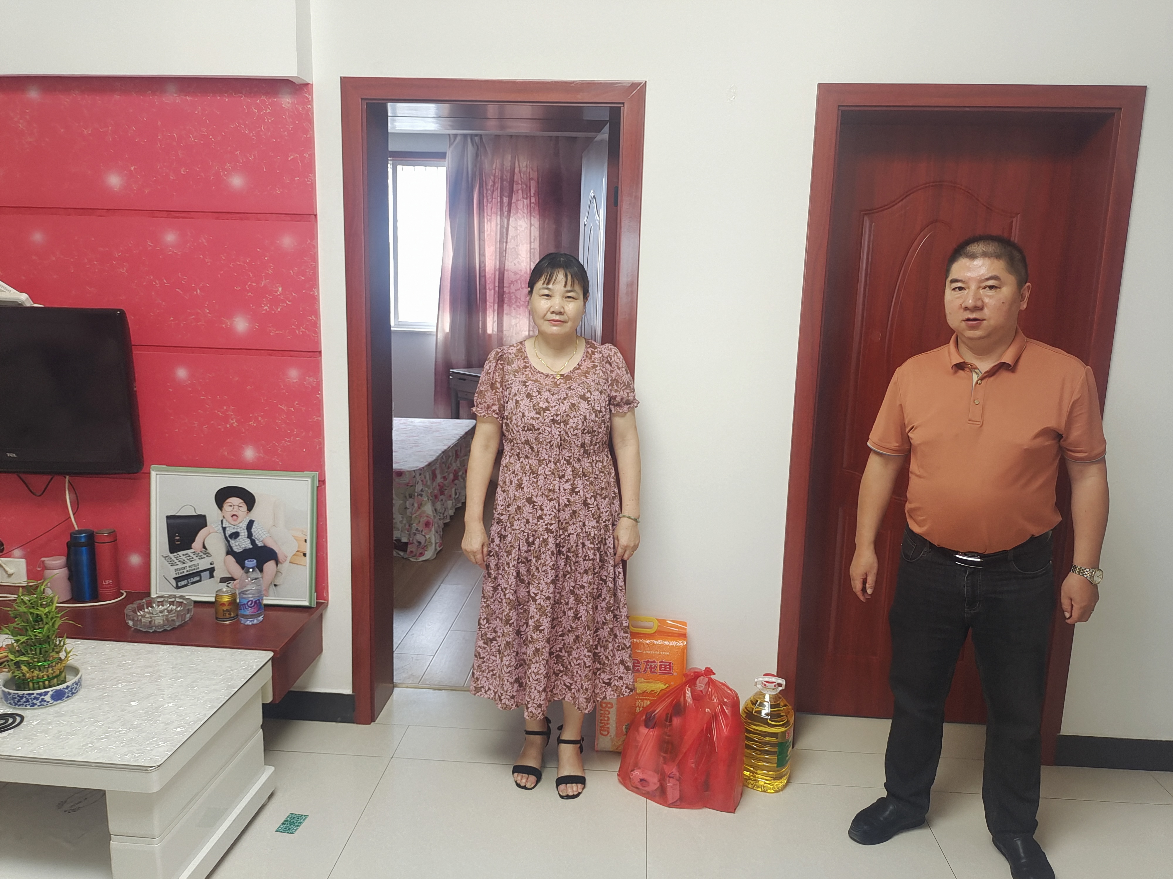 石梁鎮(zhèn)石龍村：“八一”慰問(wèn)送關(guān)懷 擁軍優(yōu)屬暖人心