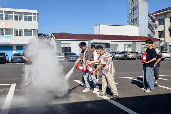 楊村鎮：學消防法規 練應急技能