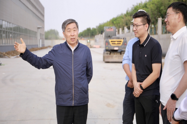 賀家平調(diào)研企業(yè)安全生產(chǎn)、項(xiàng)目建設(shè)以及我市深入貫徹中央八項(xiàng)規(guī)定精神學(xué)習(xí)教育開展情況